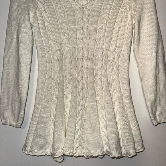 Cupio Cable Knit Ruffle Hem Wrist Length Sleeve Cream Sweater Medium NWT - Picture 2 of 9